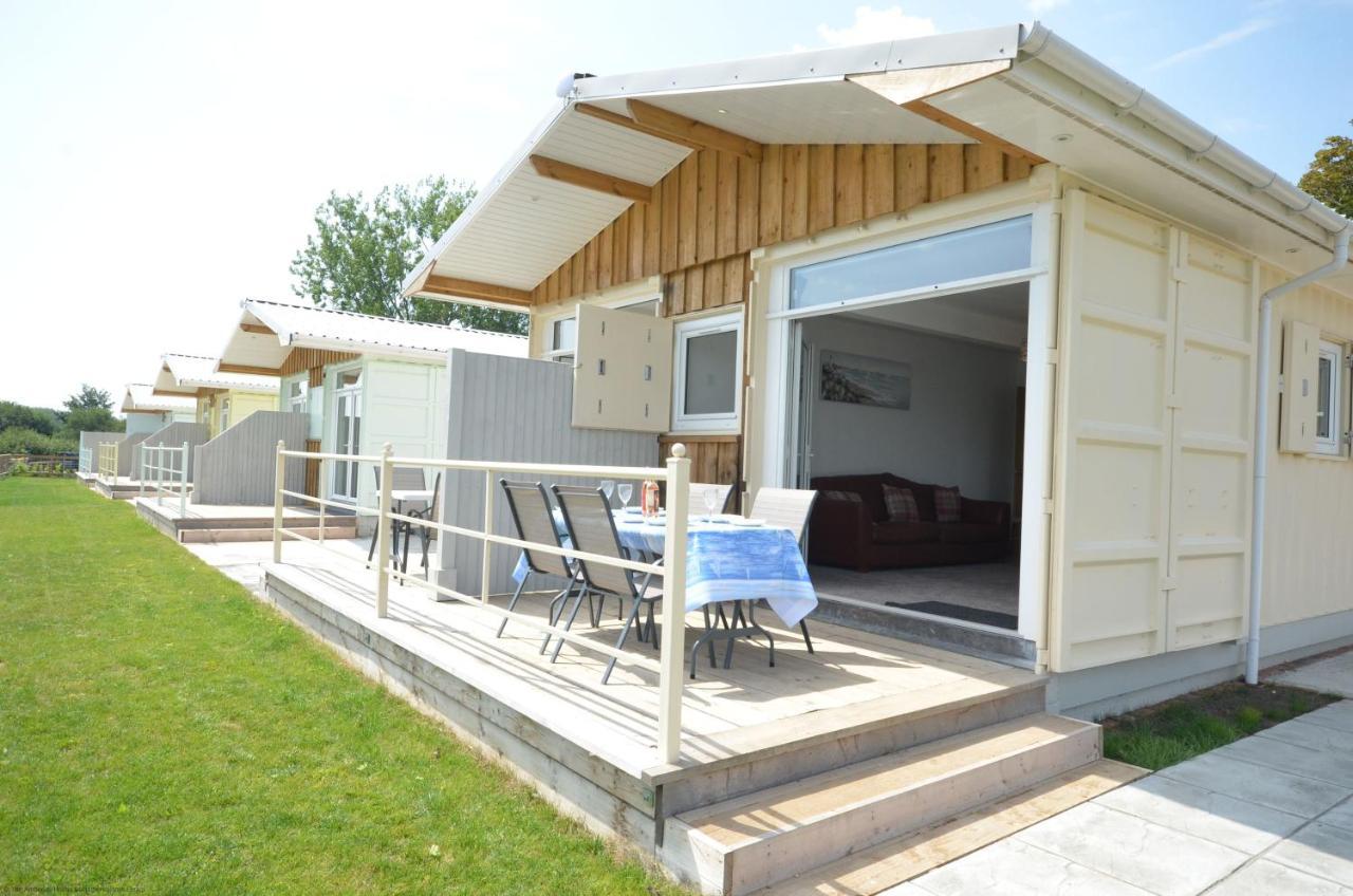 Premium Lake Lodges Chichester Exterior foto