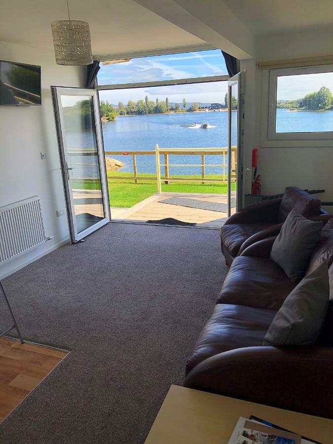 Premium Lake Lodges Chichester Exterior foto